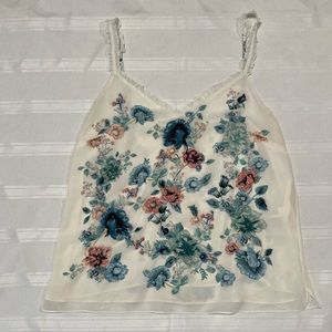 Embroidered White House Black Market tank top Size Large